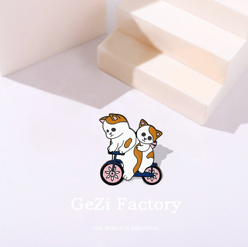 Funny Cats Enamel Pin Custom C - Cycling Commute Bag recension och pris